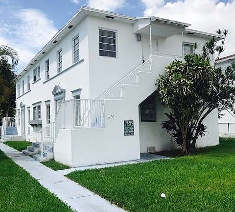 2nd image of 1740 Normandy Dr