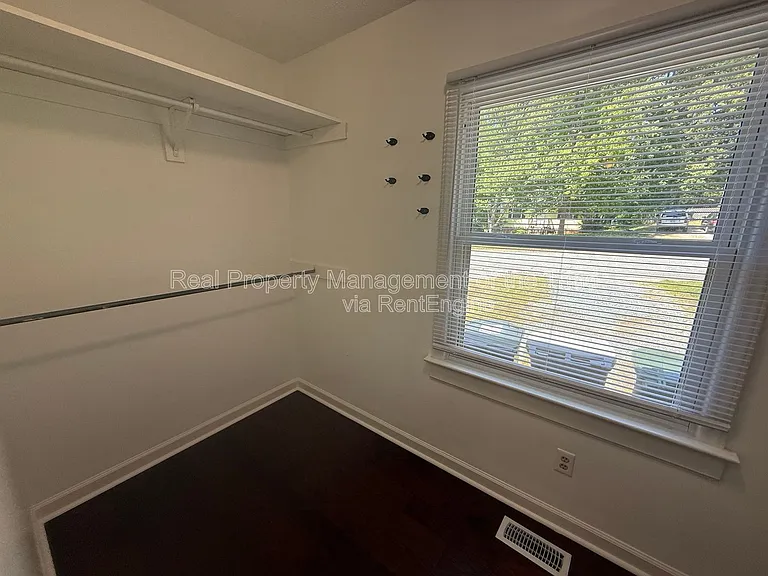 2817 Shady Lawn Dr — Photo 13