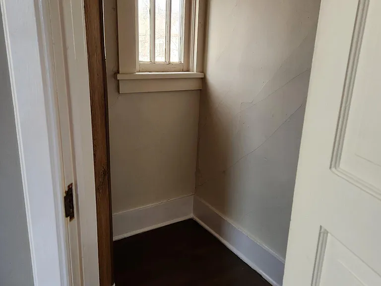 605 E Washington St #B — Photo 11