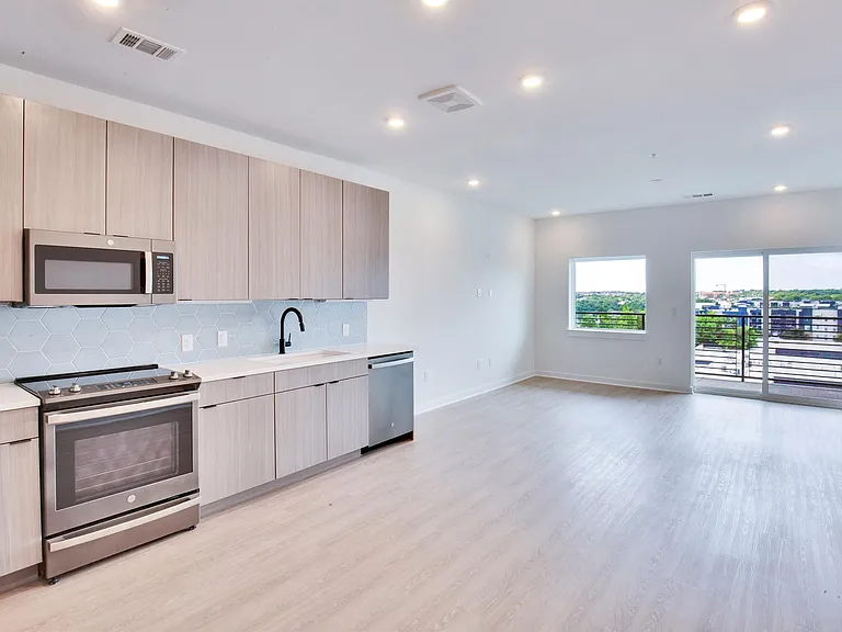 4802 S Congress Ave #407 — Photo 5