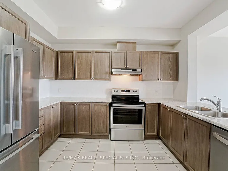 70 Bradbury Rd — Photo 9