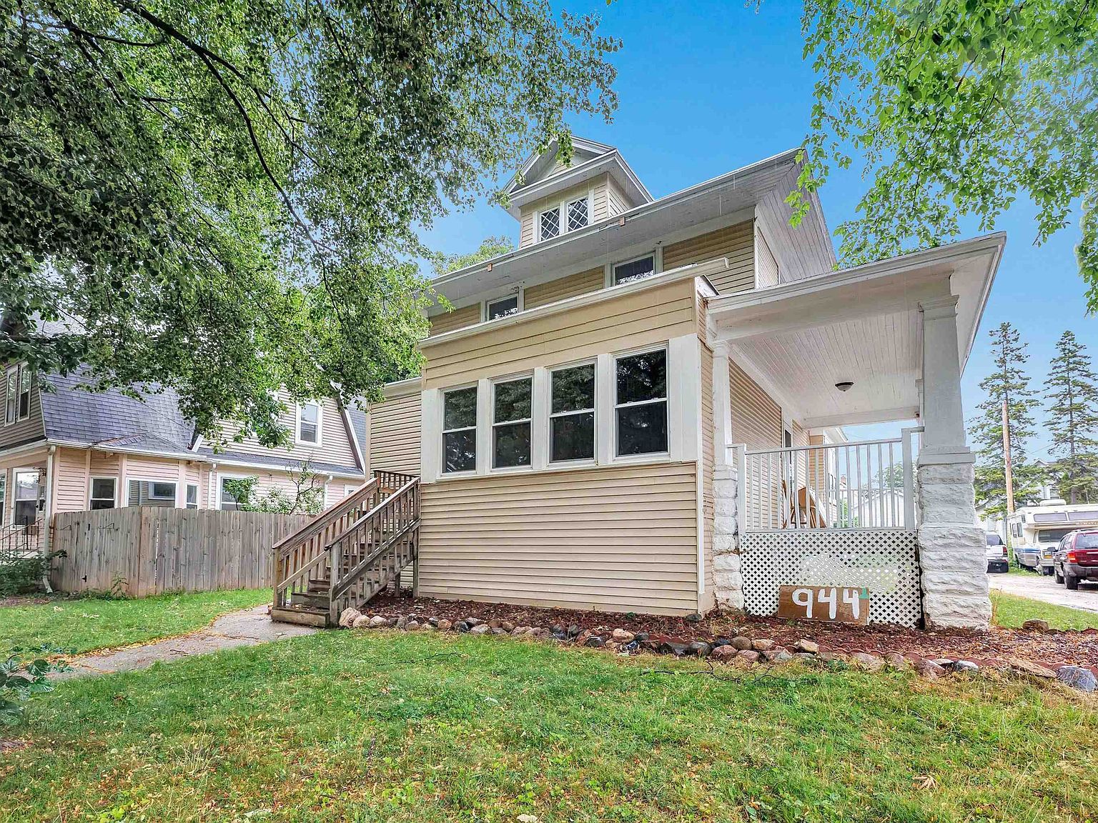 944 Howard St, Green Bay, WI 54303 Zillow