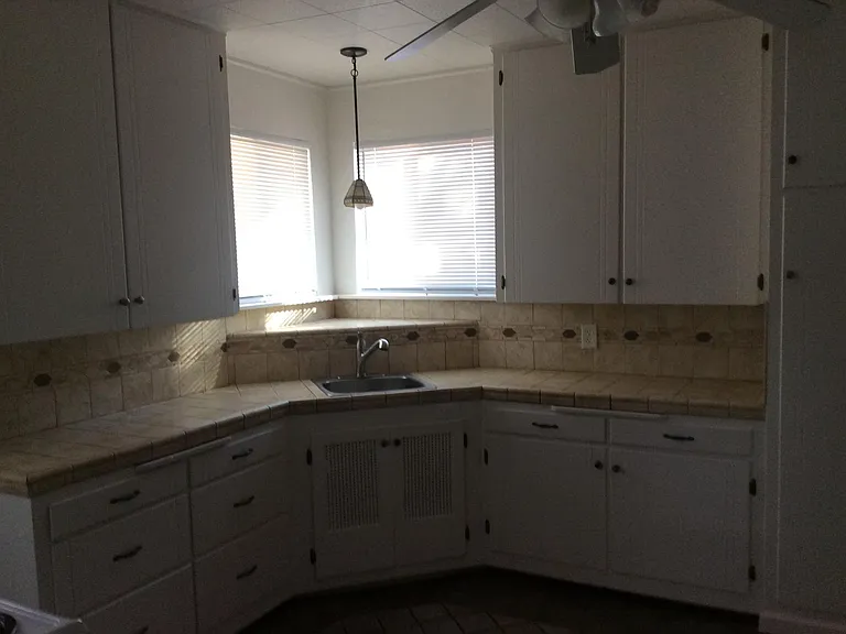 198 Marys Ave — Photo 3