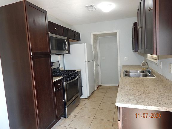 5th image of 4706 Castle Walk #1