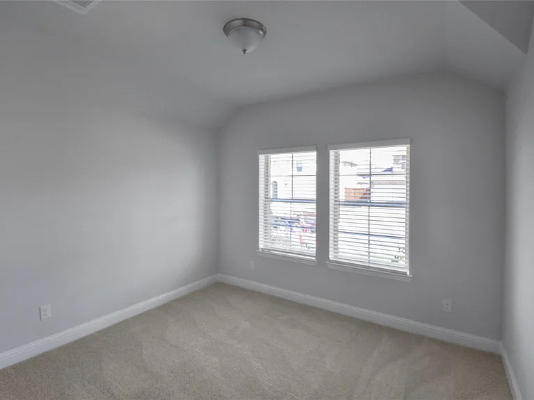 3808 Pennington Ave — Photo 15