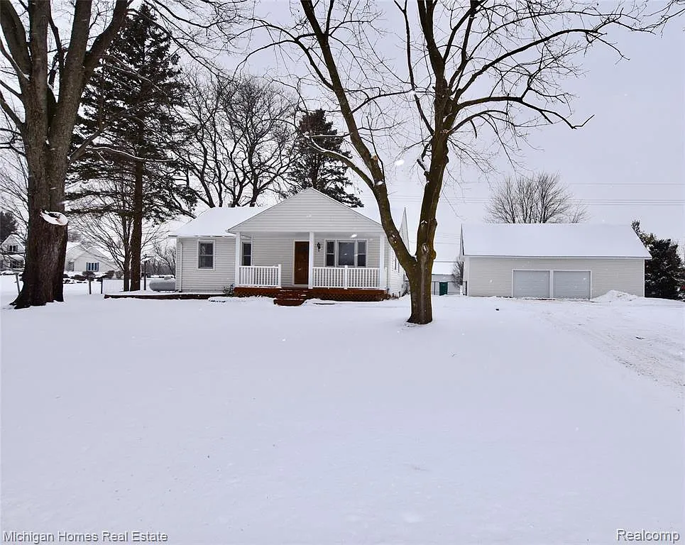 8151 Clyde Rd photo 1
