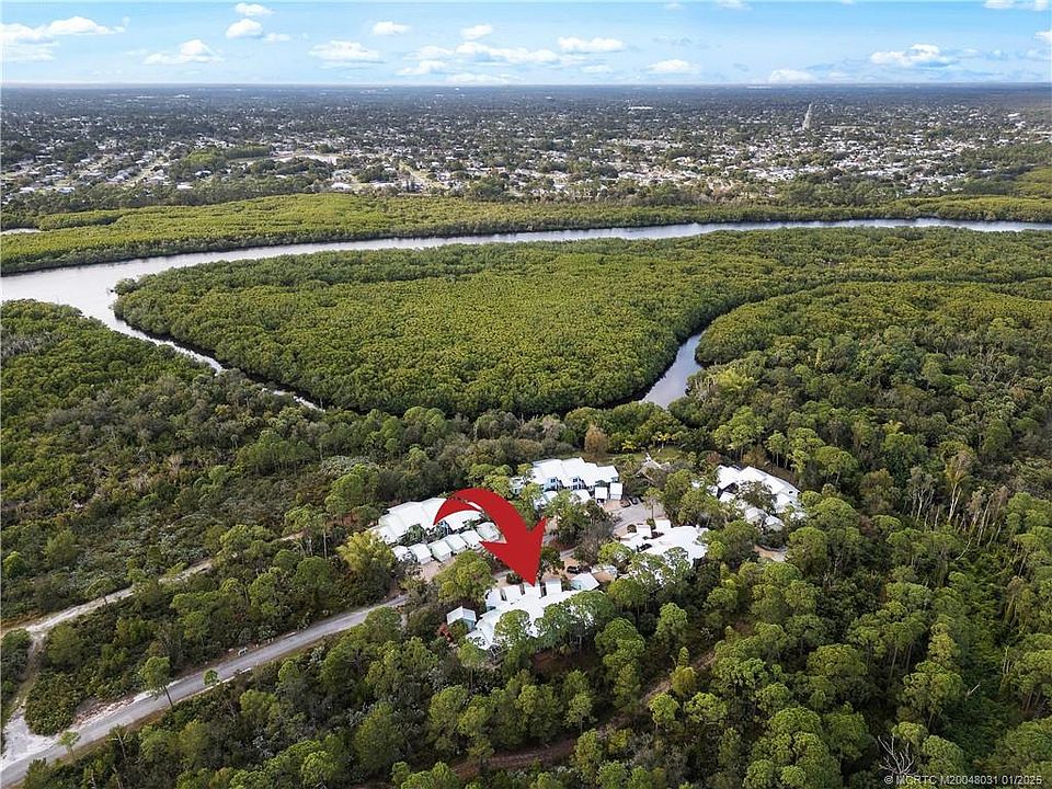 1st image of 1815 SE Hideaway Cir