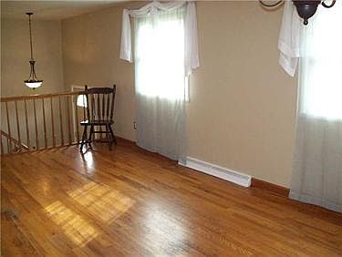 5th image of 2706 Oakmoor Dr