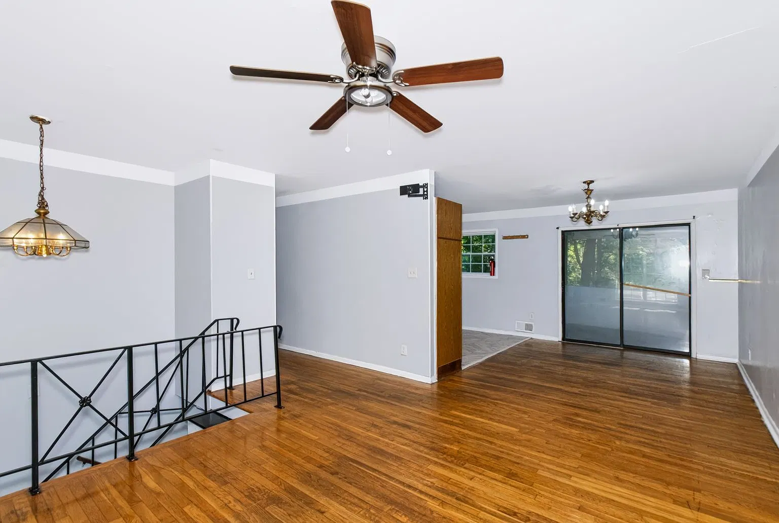 Spacious Doraville Retreat with Screened Porch & Parkside Living — Photo 3