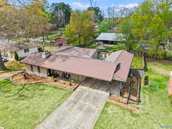 303 Wheeler St NW, Hartselle, AL 35640