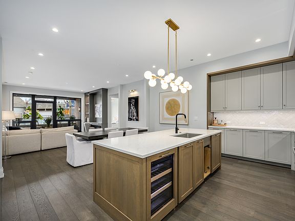 5th image of 3037 N Lincoln Ave #204