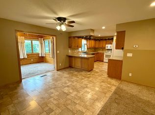 2705 6th St SW, Willmar, MN 56201