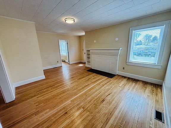 3rd image of 1470 Roanoke St #1470