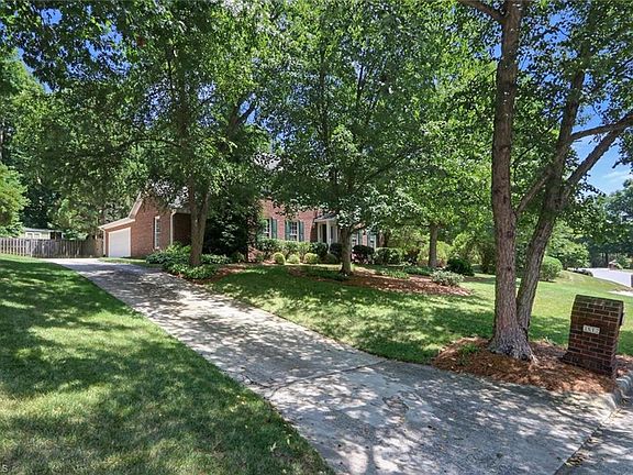2nd image of 3512 Primrose Ave