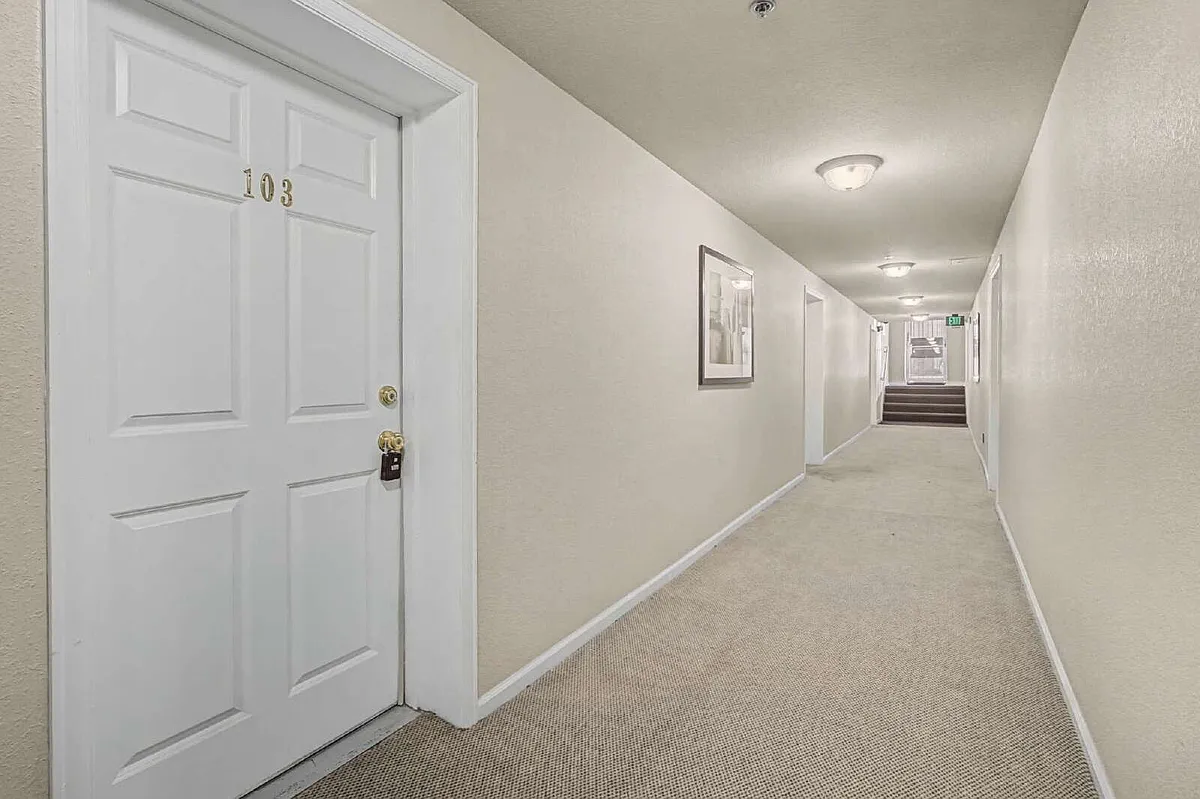 Building Photo - 1425 N Washington St #103