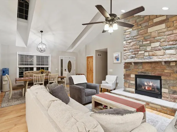224 Wollet Drive, Fort Atkinson, WI 53538