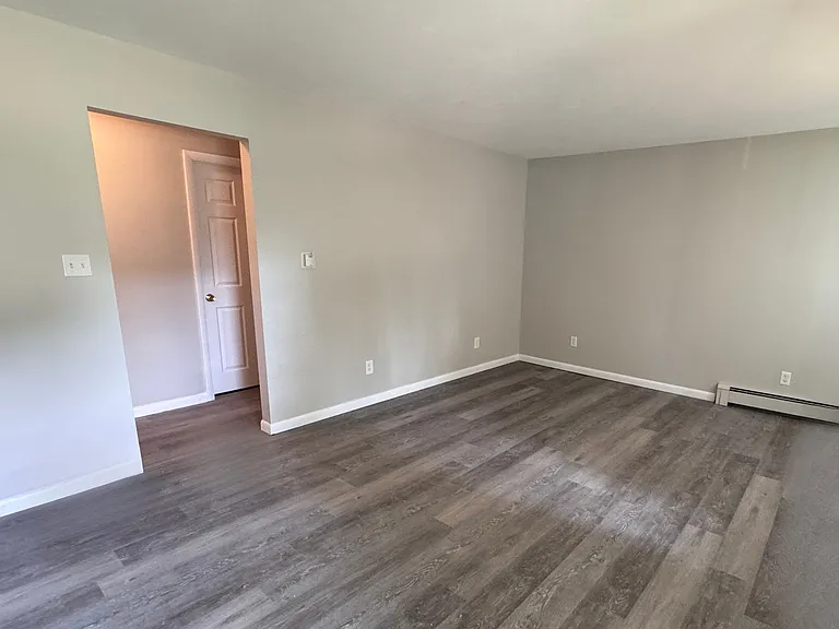 114 N Chase St — Photo 3