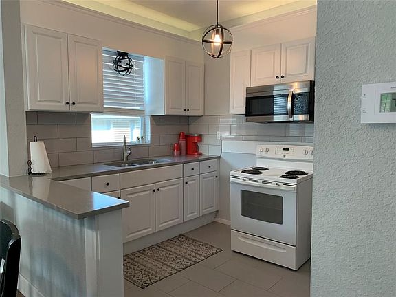 4th image of 2316 38th St