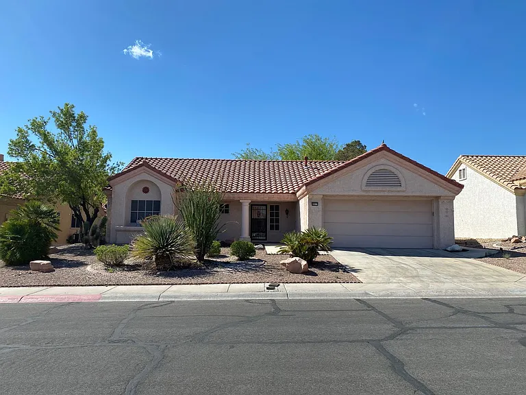 8917 Villa Ridge Dr — Photo 1