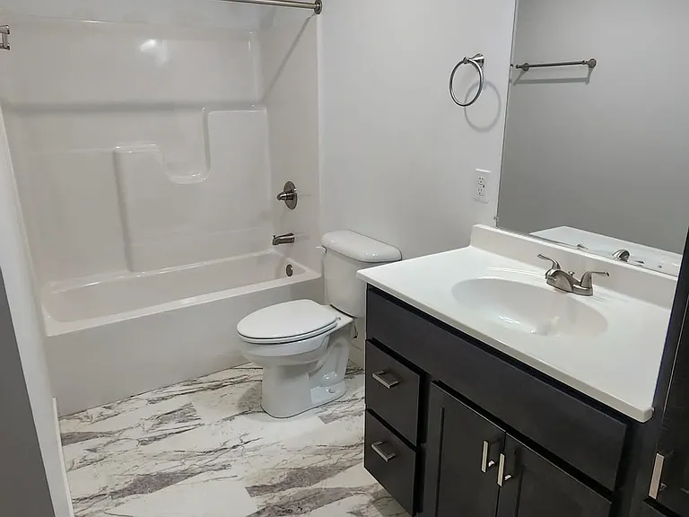 912 Joyce Dr #912 — Photo 2