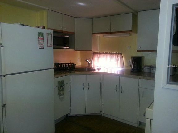 3rd image of 4865 Tri Par Dr