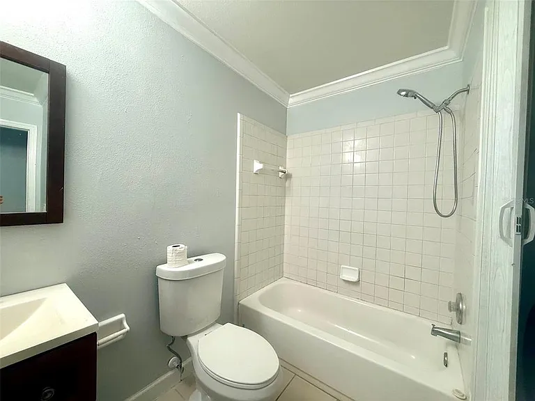 926 Lake Destiny Rd #F — Photo 9