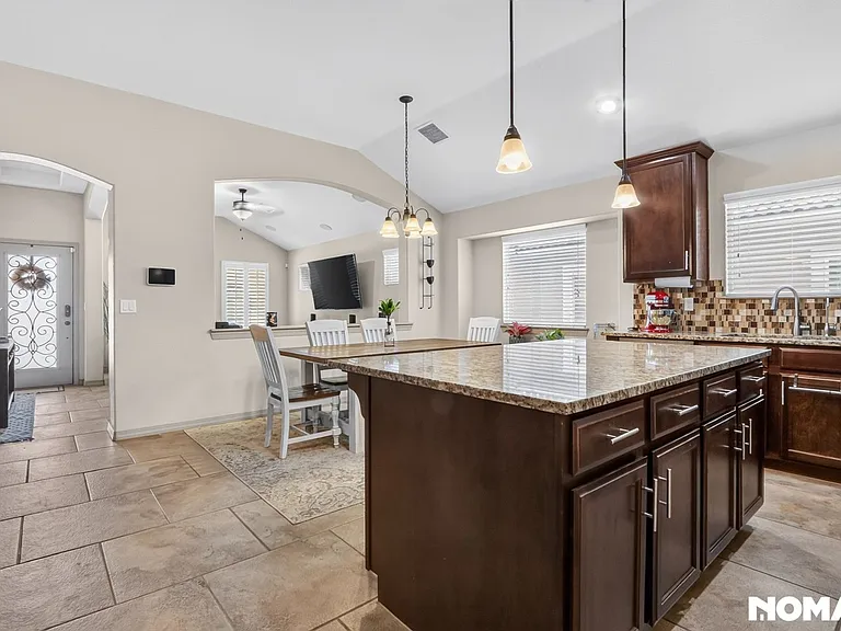12485 Chamberlain Dr — Photo 11