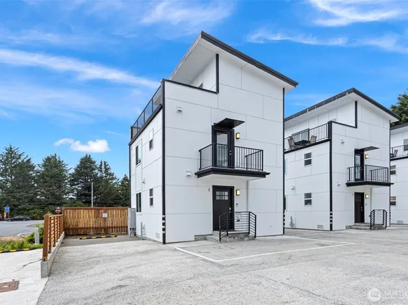 890 Magellan Avenue NE #1, Ocean Shores, WA 98569