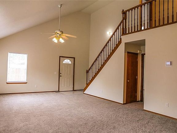 5th image of 2401 N Lincoln Ave