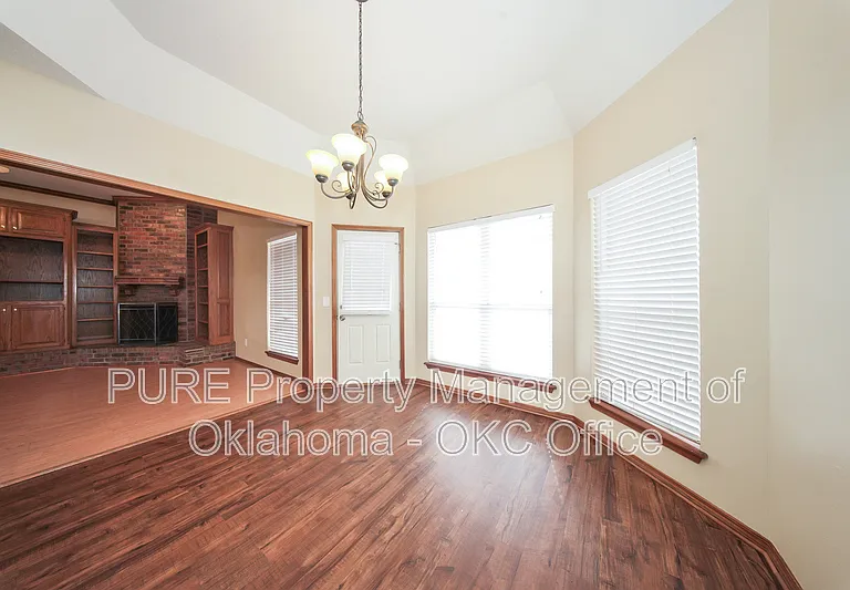160 N Lakeside Ter — Photo 10