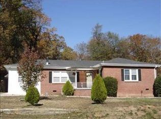 807 E Lee Rd, Taylors, SC 29687