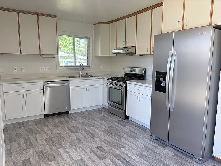 769 Plaza Linda — Photo 3