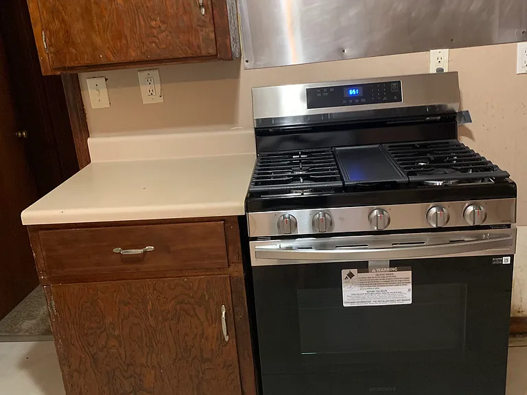635 Charlotte Pl NW — Photo 12