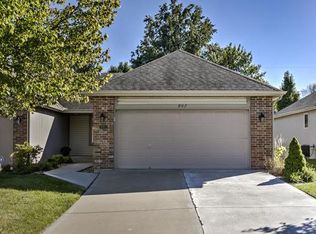 807 NE 75th St, Gladstone, MO 64118
