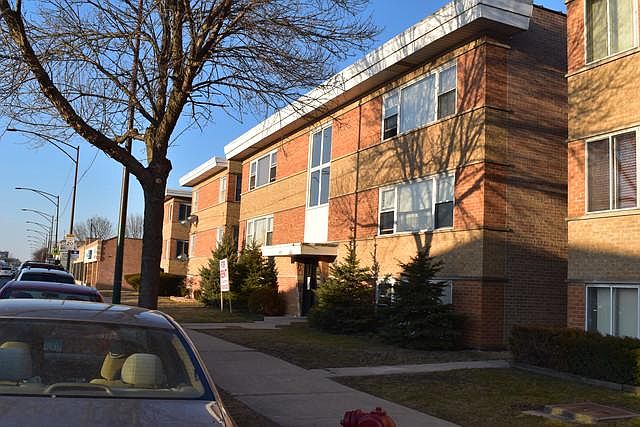 1st image of 3737 N Harlem Ave #17