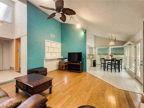 5th image of 7029 Woodway Dr