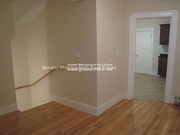 4th image of 9 Noyes Pl #1