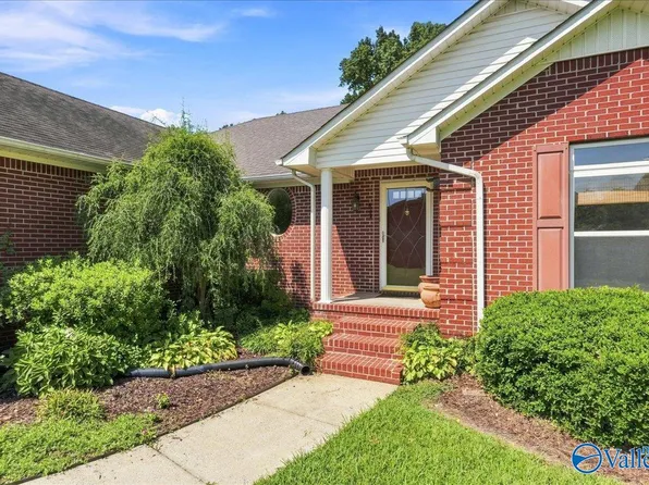 17207 Eunice Ln, Athens, AL 35613