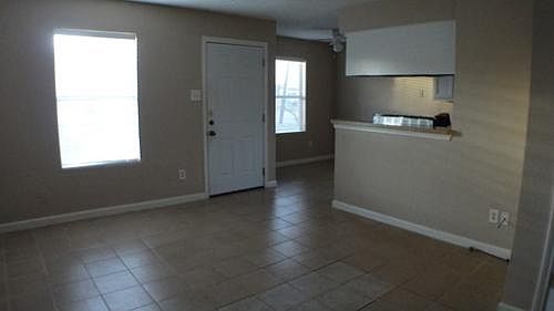 2nd image of 301 Kings Way Dr APT A