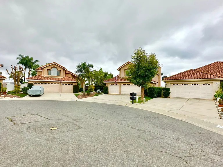1043 Carryll Park Ct — Photo 50