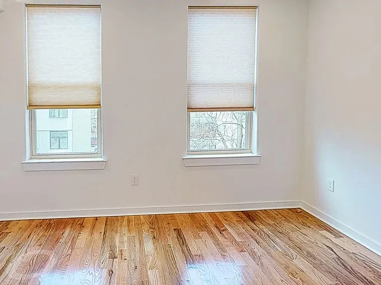 1642 N Marshall Street — Photo 5