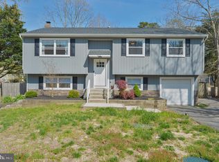 826 Lexington Dr, Atco, NJ 08004