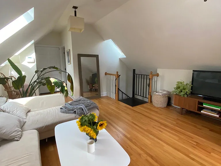 1451 N Bosworth Ave #3R — Photo 2