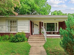 818 College St, Cleburne, TX 76033