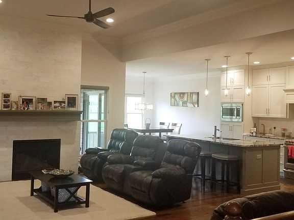 4th image of 1521 Birchwood Ct