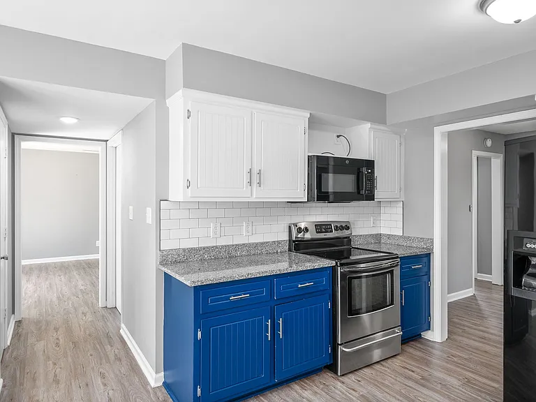 830 Iris Ln — Photo 14