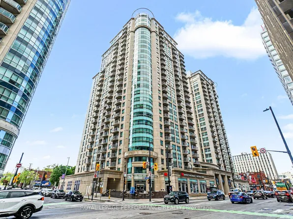 234 Rideau St #2205, Ottawa, ON K1N 0A9
