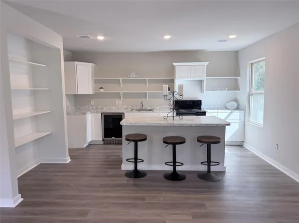 154 E Lakeview Dr, Livingston, TX 77351