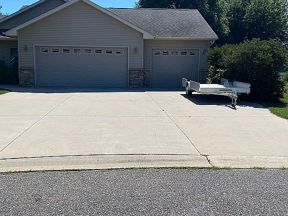 4th image of 410 13th St N