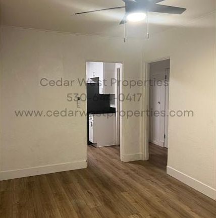 4th image of 887 Reservoir St